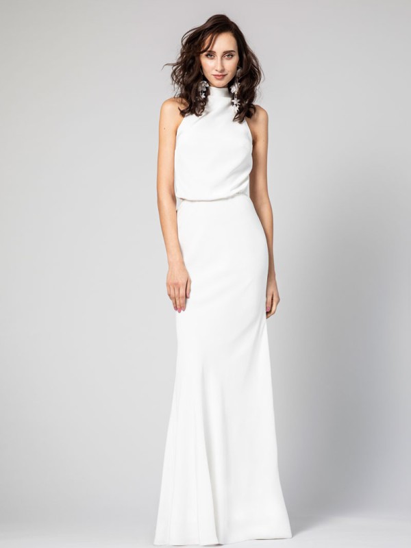 Elegantes Neckholder Brautkleid mit Stehkragen und figurbetonter Silhouette für einen modernen und stilvollen Auftritt