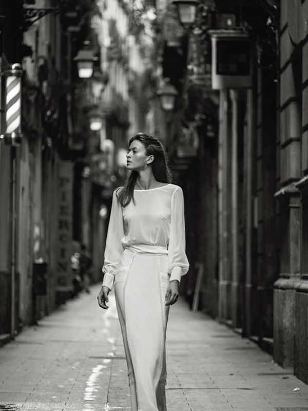 Schlichtes Brautkleid mit Langarm-Oberteil