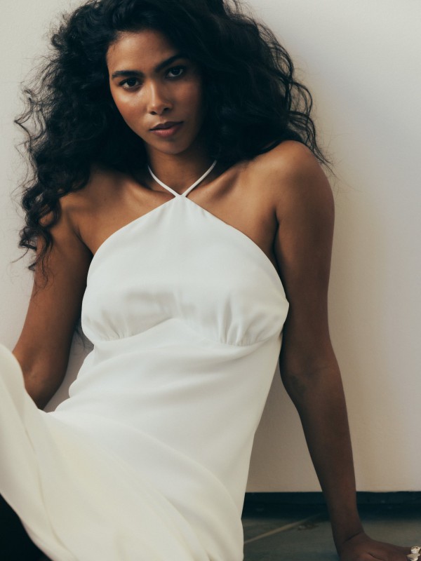 Schlichte, cleane & minimalistische Brautkleider